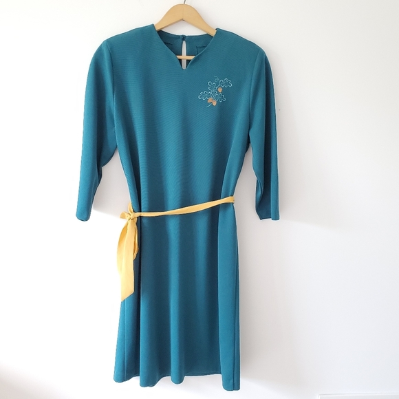 Vintage turquoise Fall Themed midi dress with embroidered acorn on chest - Picture 8 of 11